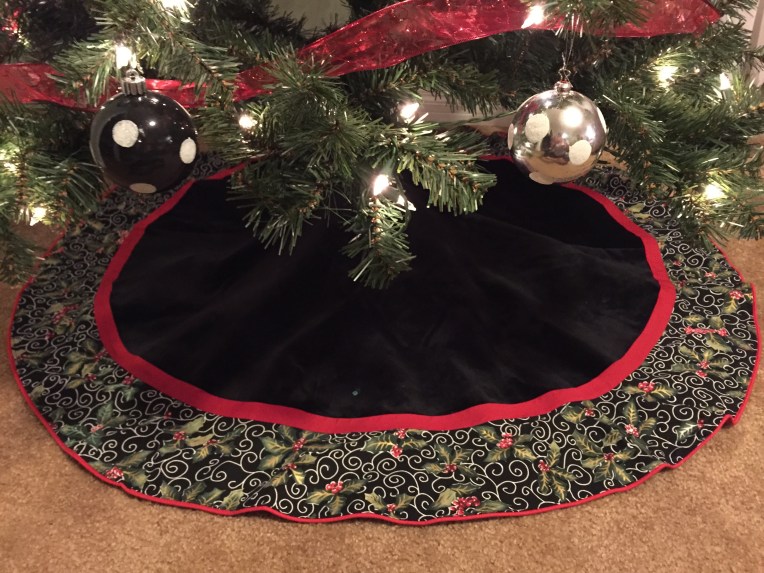 DIY Christmas Tree&nbsp;Skirt